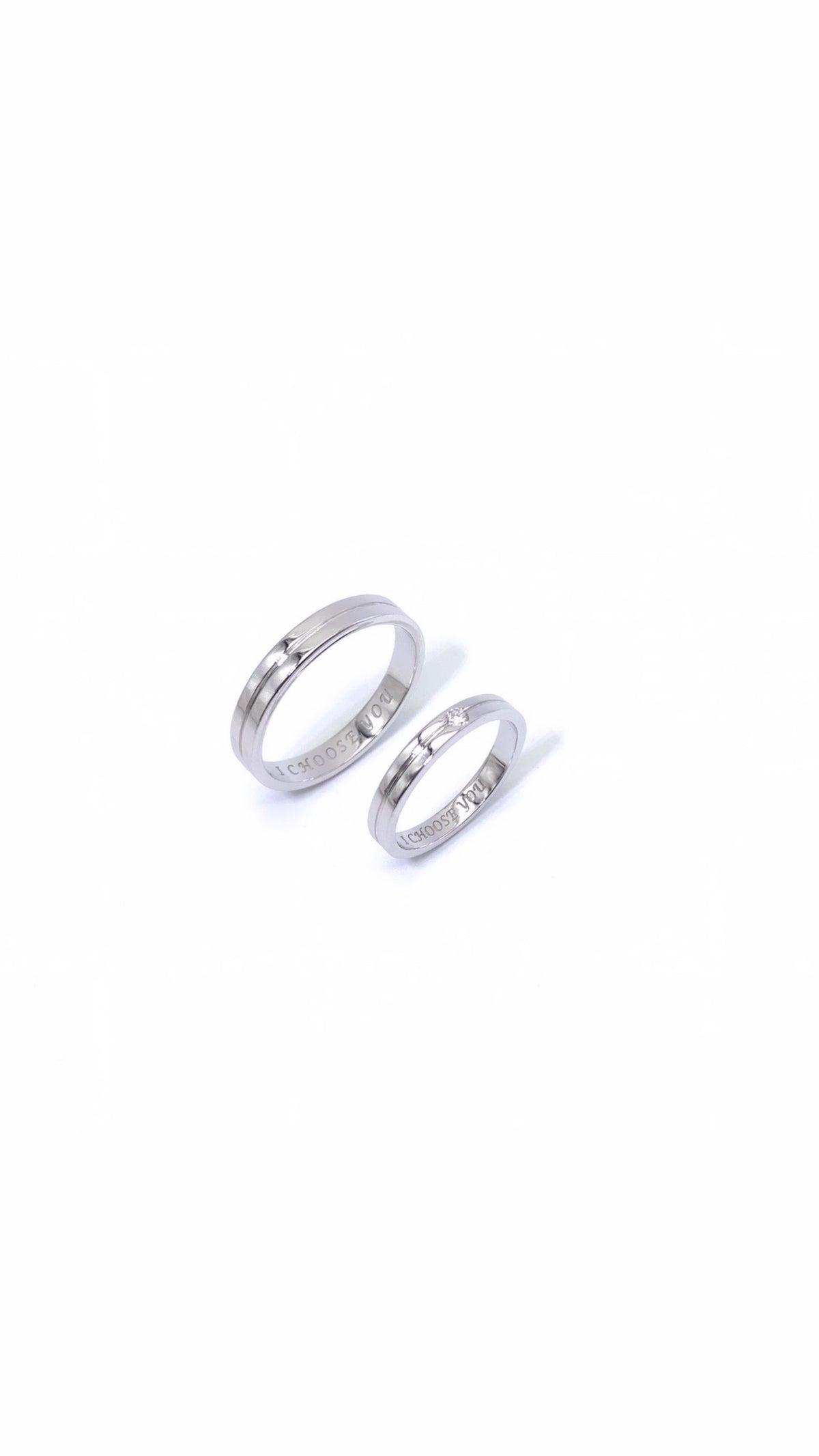 Classic Wedding Bands with lining and diamond